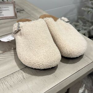 Time and Tru buckle clog